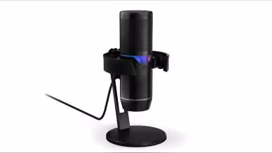 Micro USB Endorfy Solum 2 noir sur pied, éclairage RGB violet et bleu sur la capsule