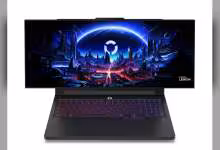 Ordinateur portable Lenovo Legion ouvert, écran gaming futuriste, clavier rétroéclairé et logo Legion visible sur le capot