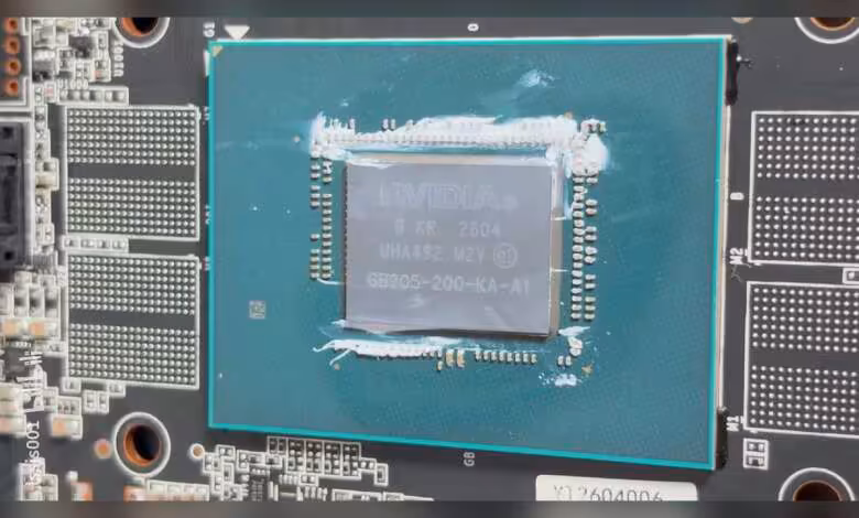 RTX 5060 : Yeston passe au GPU GB205 et au connecteur 16 broches sur un modèle 145 W 1 GeForce RTX 5060 refresh switches to larger GB205-200 GPU package