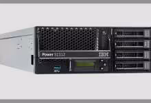 Serveur rack IBM Power S1112 noir, vue de face avec baies hot-swap et logo IBM