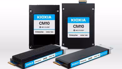 SSD Kioxia CM10 enterprise NVMe PCIe 6.0, deux formats 2,5 pouces et barrettes M.2 avec dissipateurs noirs