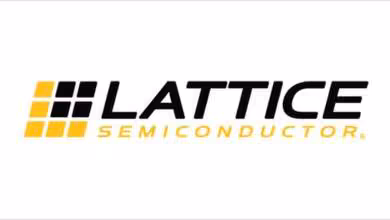 Logo Lattice Semiconductor noir et jaune sur fond blanc, texte stylisé avec motif en carrés