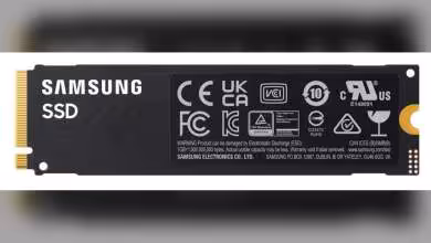SSD Samsung 990 PCIe 4.0 noir, étiquette claire, éclairage professionnel