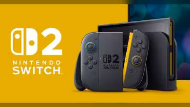 Console Nintendo Switch 2 avec Joy-Con entre noir et jaune, fond jaune vif