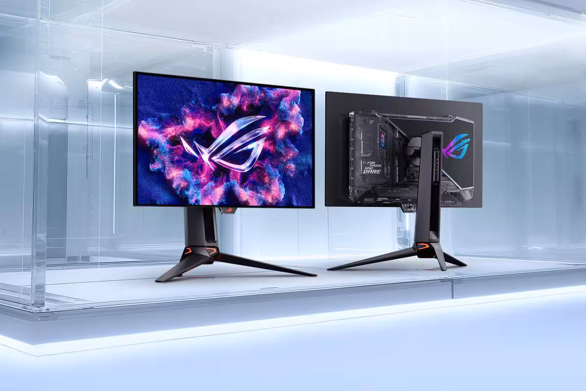 Moniteur ASUS ROG Swift OLED sur bureau, vue avant et arrière, avec logo ROG lumineux et pied tripode.