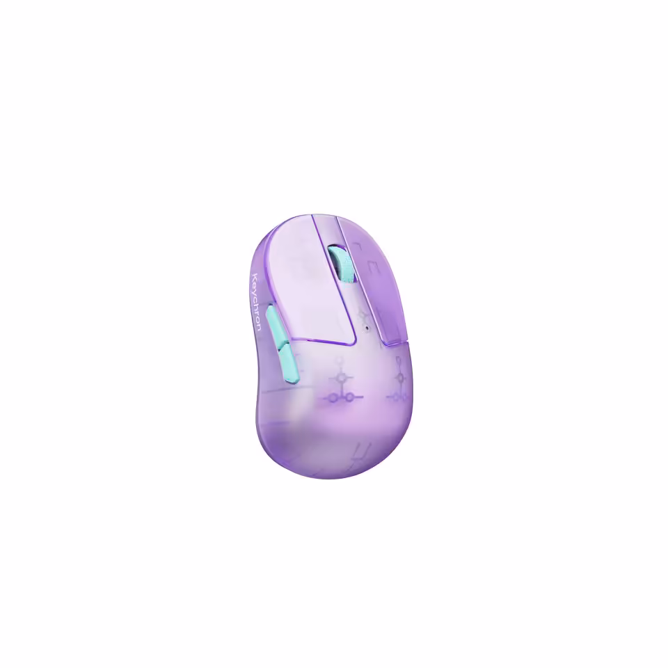 Keychron M4 MagOpt : la souris fingertip adopte de nouveaux switches et 4 coloris rétro 3 Souris Keychron M4 violette translucide avec boutons turquoise, vue produit isolée