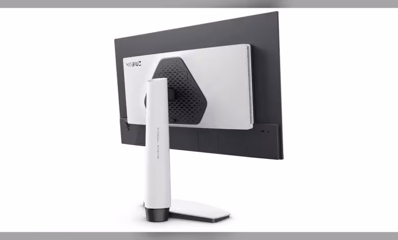 BenQ EX271QMZ : un 27 pouces QD-OLED 240 Hz à 499,99 $ sur l'OLED gaming 1 Vue latérale BenQ MOBIUZ EX271QMZ, contraste fort, fond blanc/gris, design moderne