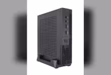 Mini PC Biostar EdgeComp MT-N150 noir, vue trois quarts, avec ports USB, audio et bouton d’alimentation.