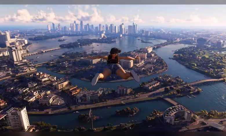 GTA 6 map : Leonida serait 2 fois plus vaste que GTA 5 et 3 fois Red Dead 2 1 Vue aérienne de GTA 6 montrant une ville côtière, un personnage en chute libre et des îles reliées par des canaux