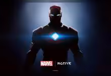 Iron Man en silhouette avec réacteur arc lumineux, logo Marvel et Motive sur fond sombre bleu