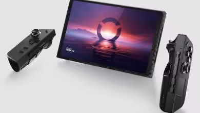 Lenovo Legion Go avec manettes détachables, vue produit de la console portable sur fond blanc