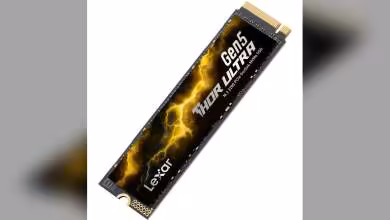 SSD Lexar Thor Ultra Gen5 M.2 2280 PCIe Gen5 x4 sur fond blanc, vu en diagonale