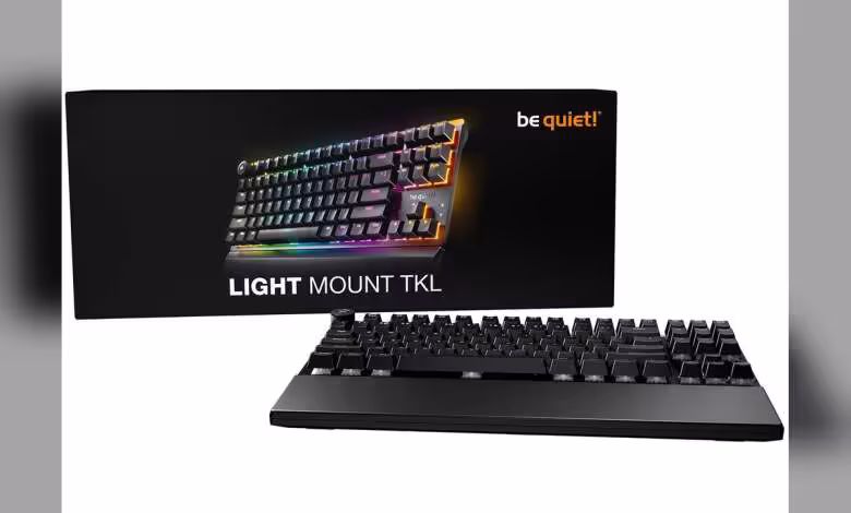 Light Mount TKL : be quiet! décline son clavier silencieux en format compact 1 Packaging be quiet! Light Mount TKL et clavier mécanique RGB noir devant la boîte