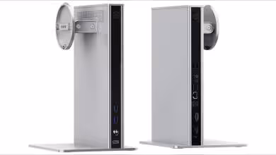 Deux unités centrales modulaires design moderne avec ports USB, fond blanc, éclairage professionnel