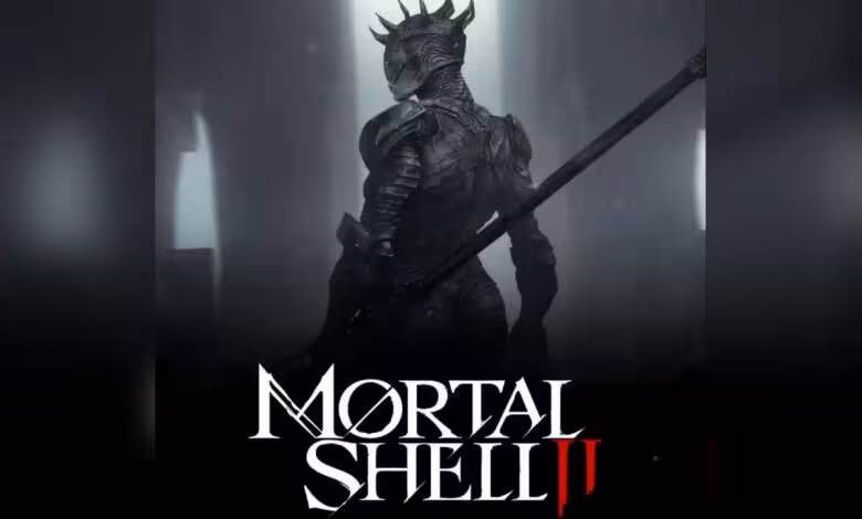 Mortal Shell 2 introduit une difficulté modulable par objets, avec risques et récompenses 1 Affiche sombre de Mortal Shell 2 montrant un guerrier armuré tenant une grande épée, logo du jeu visible