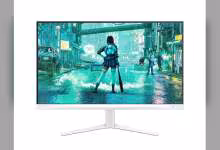 Écran Philips Evnia Fast IPS 27 pouces avec design blanc, affichant une scène de jeu colorée