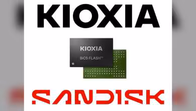 Logos Kioxia et SanDisk avec puce BiCS FLASH et circuit vert illustrant la mémoire NAND 3D