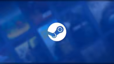 Logo Steam blanc sur fond bleu flou, interface de SteamOS en arrière-plan digitale
