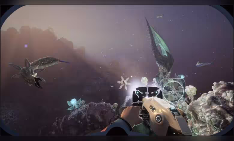 Subnautica 2 ouvre une branche expérimentale sur Steam et Xbox avant ses mises à jour 1 Capture Subnautica 2 montrant un pistolet futuriste visé sur créatures aquatiques et coraux lumineux sous-marins