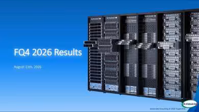 Présentation Supermicro de baies serveurs rack en façade, avec mention FQ4 2026 Results et logo Supermicro