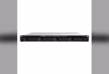 NAS rackable Synology RS826+ 1U 4 baies, vue de face avec quatre tiroirs disques