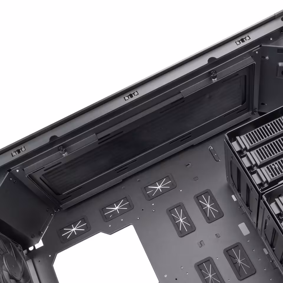 SilverStone ALTA T2 : un boîtier super tour taillé pour les stations IA multi-GPU 12 Angle supérieur intérieur du SilverStone ALTA T2, panneau de ventilation et points de fixation