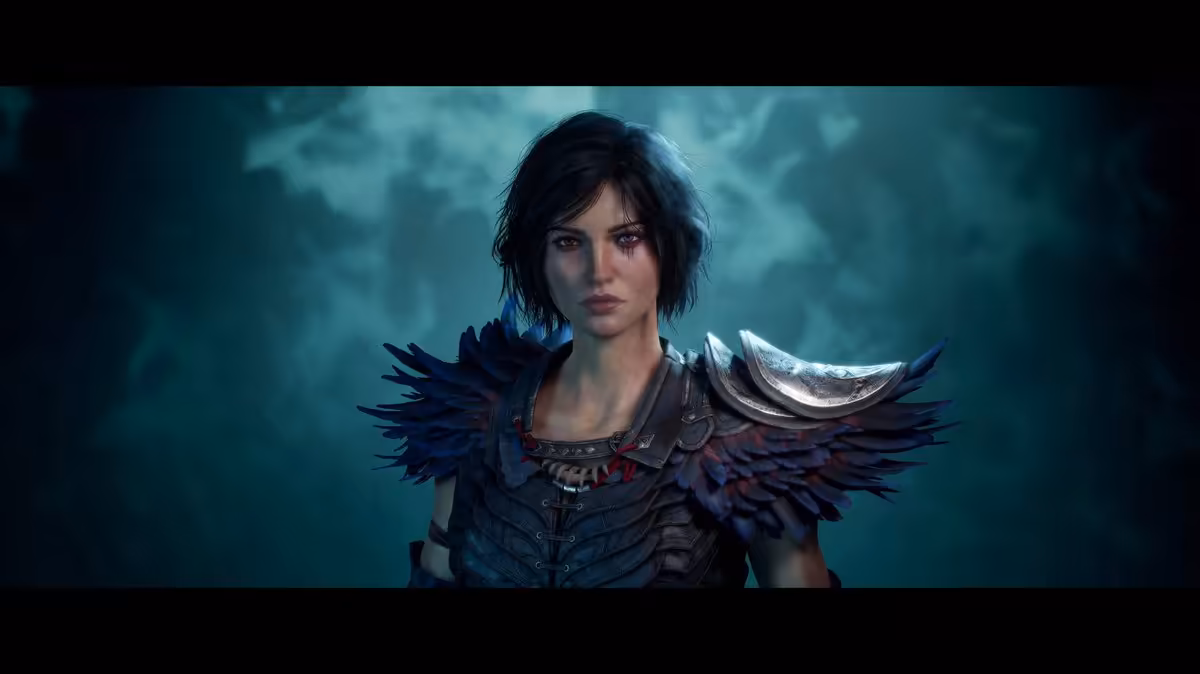 Portrait d’une guerrière fantasy en armure noire et épaulières métalliques, fond bleu brumeux