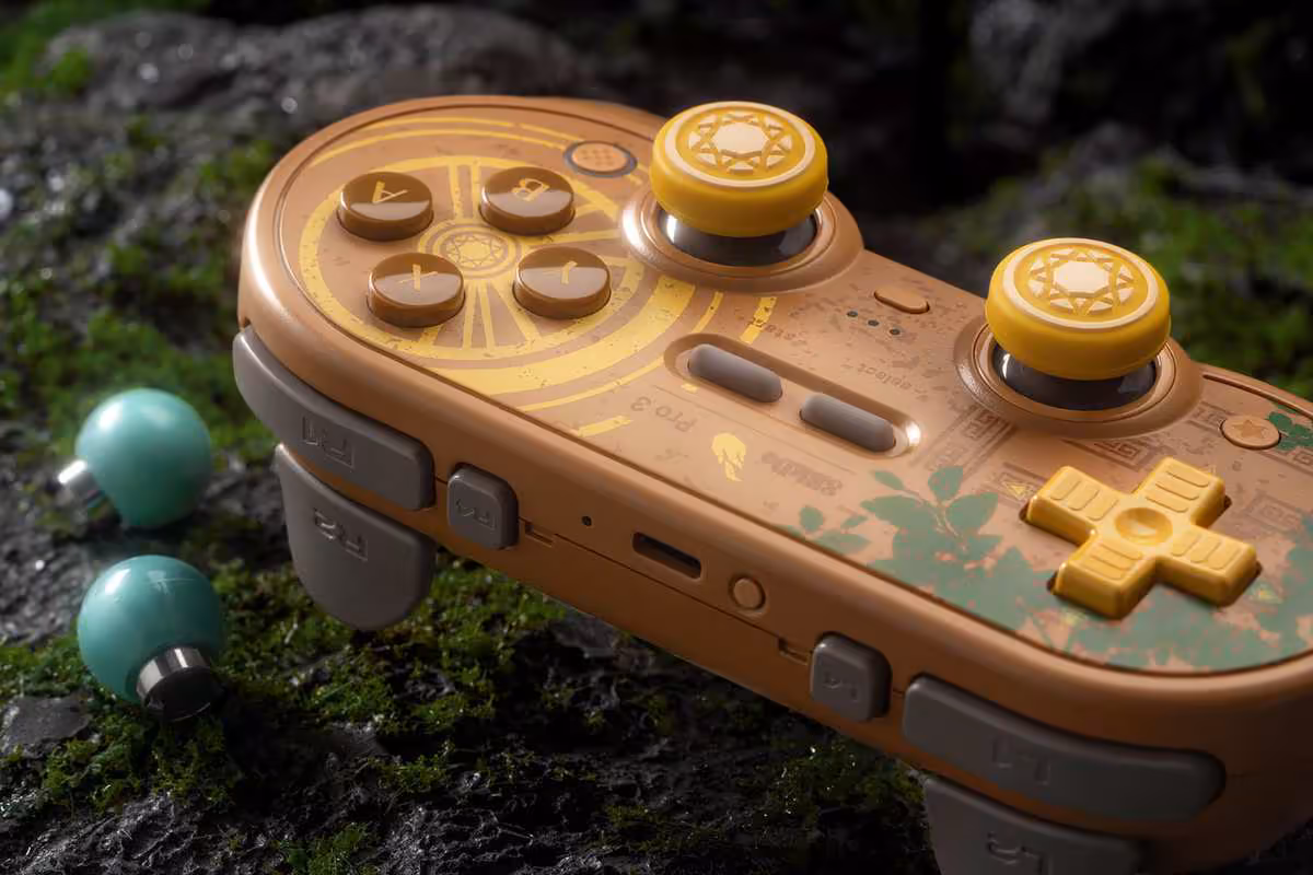 8BitDo Tomb Raider : deux manettes anniversaire équipées de sticks TMR