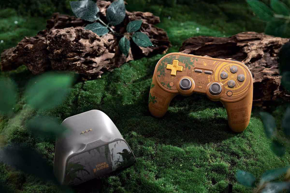 8BitDo Tomb Raider : deux manettes anniversaire équipées de sticks TMR