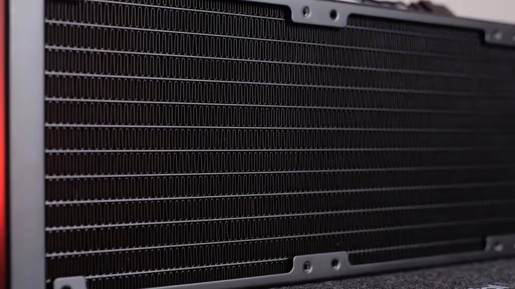 Test Fractal Radius 360 RGB : un AIO 360 mm sobre, efficace et sans logiciel à installer 12 Fractal Radius 360 RGB rad 02