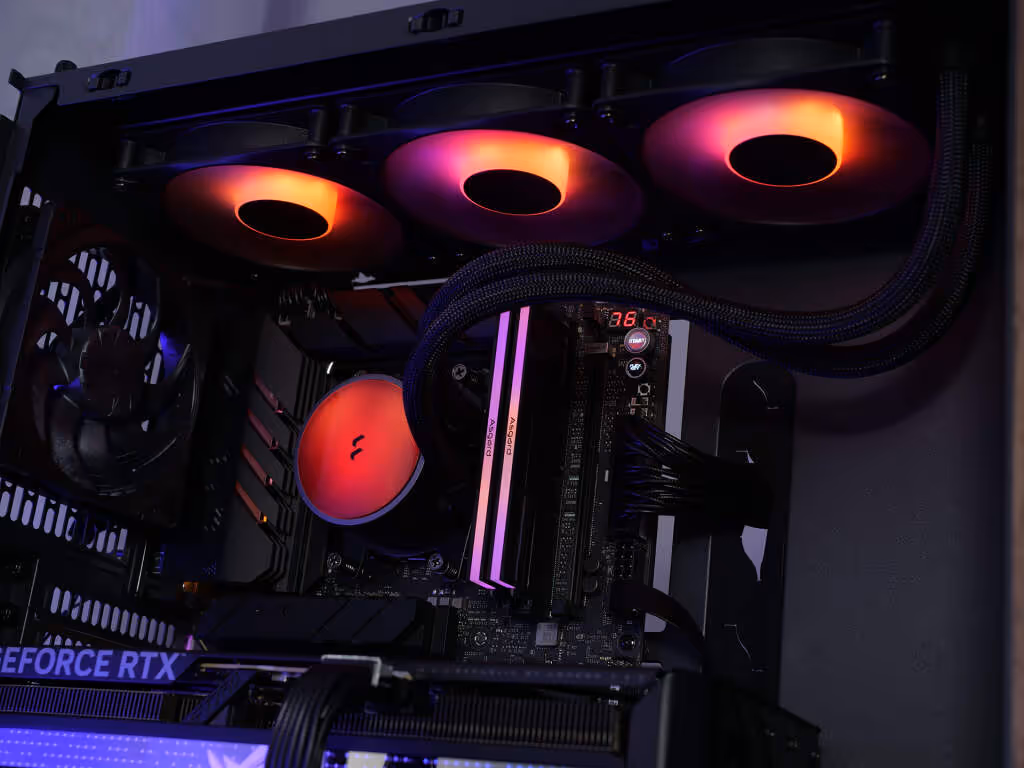 Test Fractal Radius 360 RGB : un AIO 360 mm sobre, efficace et sans logiciel à installer 24 Fractal Radius 360 RGB rgb show 03