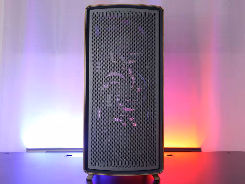 Test du Fractal Design Summit Black TG Light Tint, le boîtier qui joue la carte du bois 8 Fractal summit black bois 01