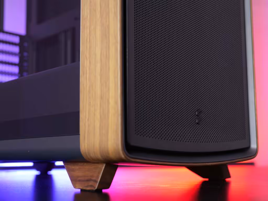 Test du Fractal Design Summit Black TG Light Tint, le boîtier qui joue la carte du bois 6 Fractal summit black bois 04