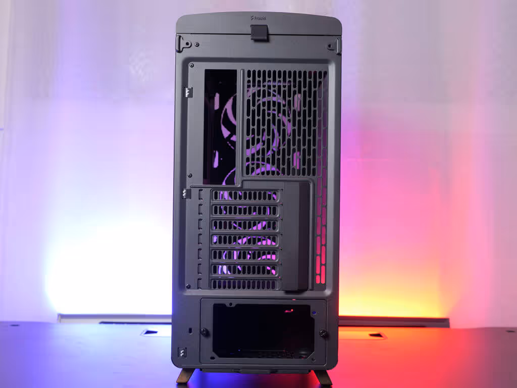 Test du Fractal Design Summit Black TG Light Tint, le boîtier qui joue la carte du bois 13 Fractal summit black face arrière