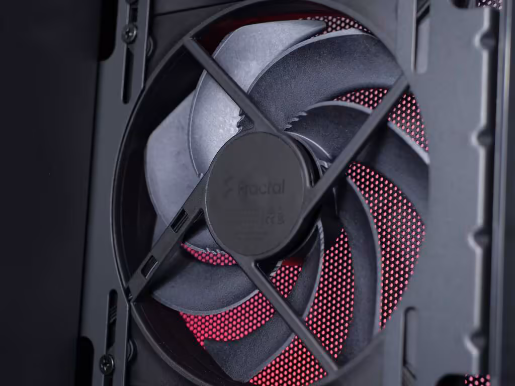 Test du Fractal Design Summit Black TG Light Tint, le boîtier qui joue la carte du bois 17 Fractal summit black ventilateurs Momentum 14 PWM