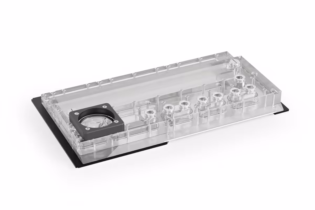 Alphacool Apex : deux distro plates dédiées aux Hyte Y70 à 319,98 euros 5 Distro plate transparente Alphacool Apex Y70 avec pompe intégrée et multiples raccords watercooling
