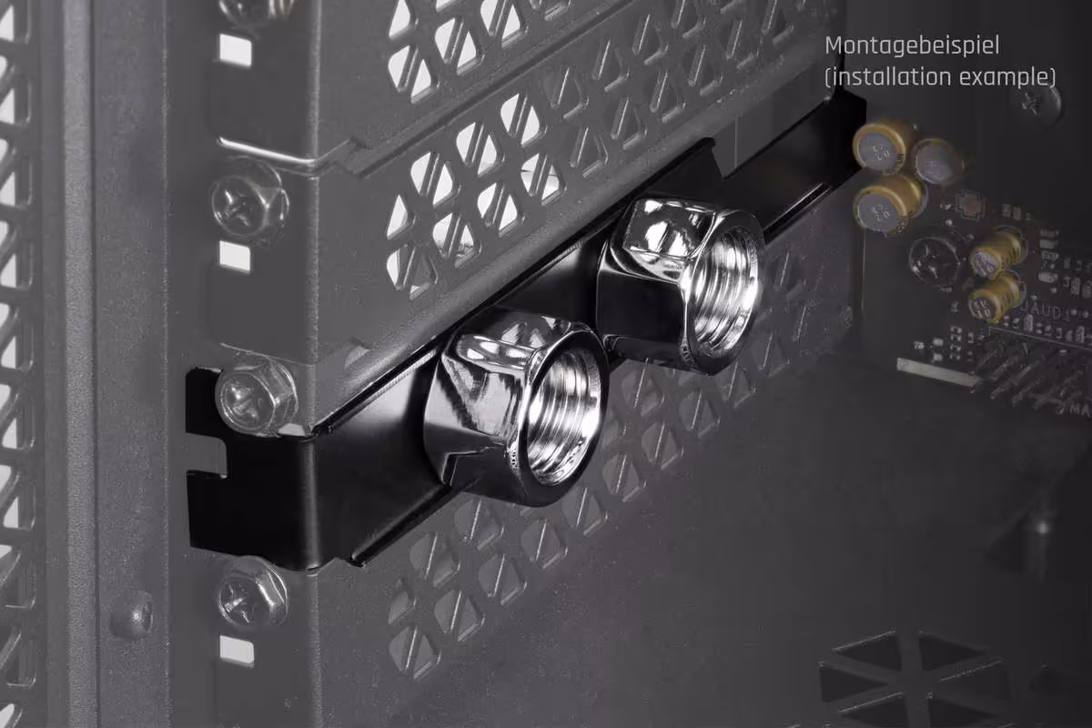 Alphacool ES PCIe Slot Bracket, une équerre pour relier le watercooling externe au PC 6 Exemple d’installation du Alphacool ES PCIe Slot Bracket, raccords visibles sur le slot PCIe.