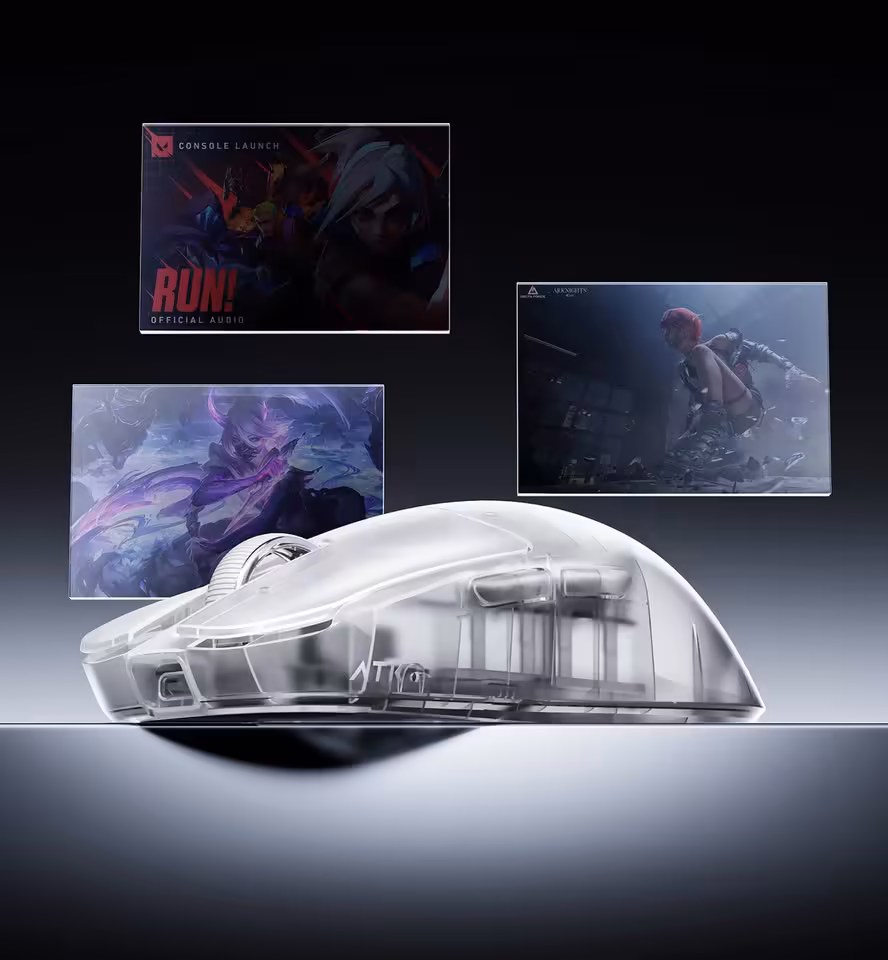 ATK Blazing Sky Zero+ et EX+ : capteur PAW 3955, MCU Nordic 54H20 et 8 kHz 2 Souris gaming ATK Zero+ translucide givrée, vue latérale sur fond sombre avec visuels promotionnels.