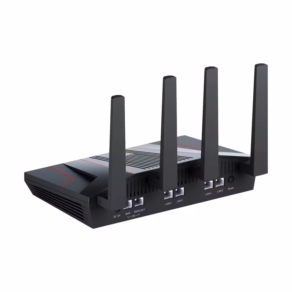 Fortify, le routeur Wi-Fi 6 VPN de GL.iNet et ExpressVPN à 199,99 dollars 4 Routeur GL.iNet Fortify GL-MT6000 noir avec quatre antennes, vue arrière montrant les ports Ethernet