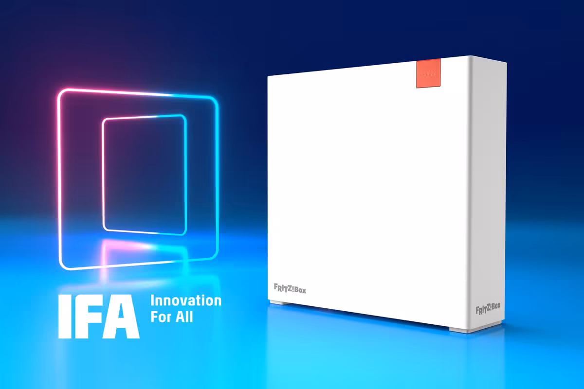 Visuel IFA Innovation For All avec boîte blanche FRITZ!Box AVM sur fond bleu