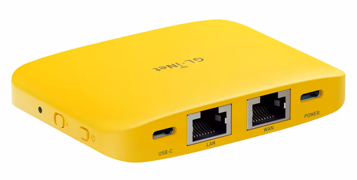 Connectique du routeur GL.iNet Mango 2 avec ports LAN, WAN, USB-C et alimentation