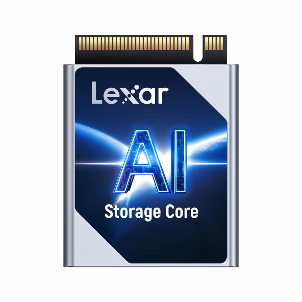 Lexar AI Storage Core à l’IFA 2026 : SSD Gen 5 à 11 GB/s et stockage IA compact 2 SSD Lexar AI Storage Core au format M.2, logo Lexar et mention AI Storage Core visibles