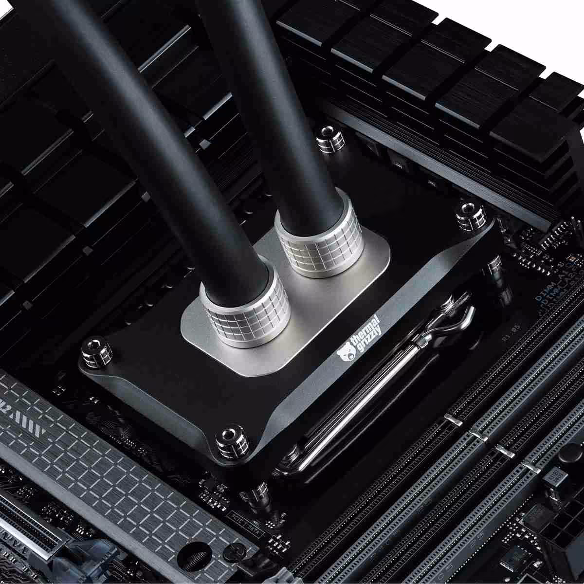 Waterblock Thermal Grizzly Mycro Pro avec deux tubes de refroidissement liquide sur carte mère