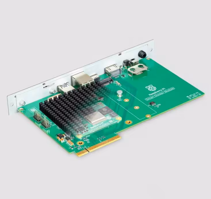 Raspberry Pi Smart Display Module : l'adaptateur SDM pour écrans 4K est disponible 4 Raspberry Pi Smart Display Module vu en perspective avec Compute Module 5 et grand dissipateur thermique