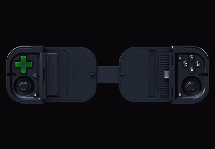 Razer Prio, la manette pliable USB-C de 101 g pensée pour iPhone et Android 4 Razer Prio entièrement dépliée avec support central, showing croix directionnelle, sticks analogiques et boutons ABXY