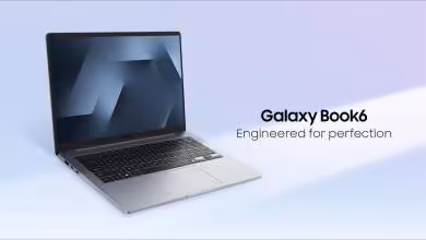 Samsung Galaxy Book6 portable argent en vue produit sur fond dégradé violet
