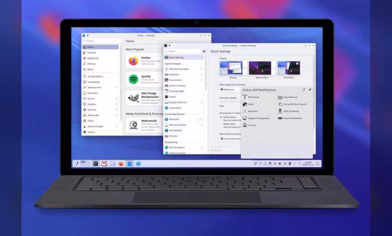 KDE encadre l’IA : le projet refuse le code généré sans réelle maîtrise humaine 1 Ordinateur portable affichant le bureau KDE Plasma avec fenêtres de paramètres et gestionnaire d’applications ouverts