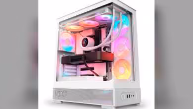 Configuration gaming complète dans boîtier NZXT S5 RGB blanc avec watercooling et ventilateurs RGB