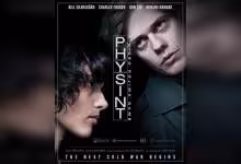 Affiche officielle Physint avec Bill Skarsgård et Charlee Fraser, logo Kojima Productions, Xbox et slogan The Next Cold War B