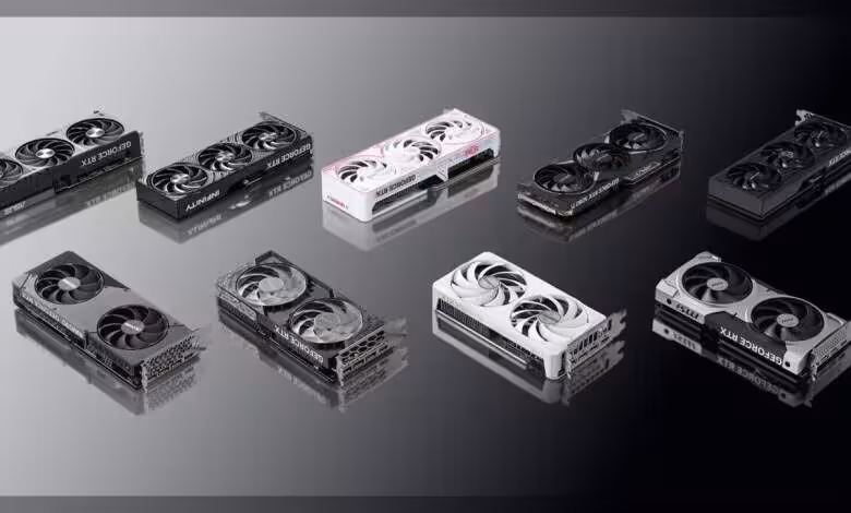 Prix GPU : la flambée reprend, jusqu’à 136 % au-dessus du tarif officiel 1 Plusieurs cartes graphiques MSI, ASUS et Zotac avec refroidissement triple ventilateur, présentées sur fond sombre